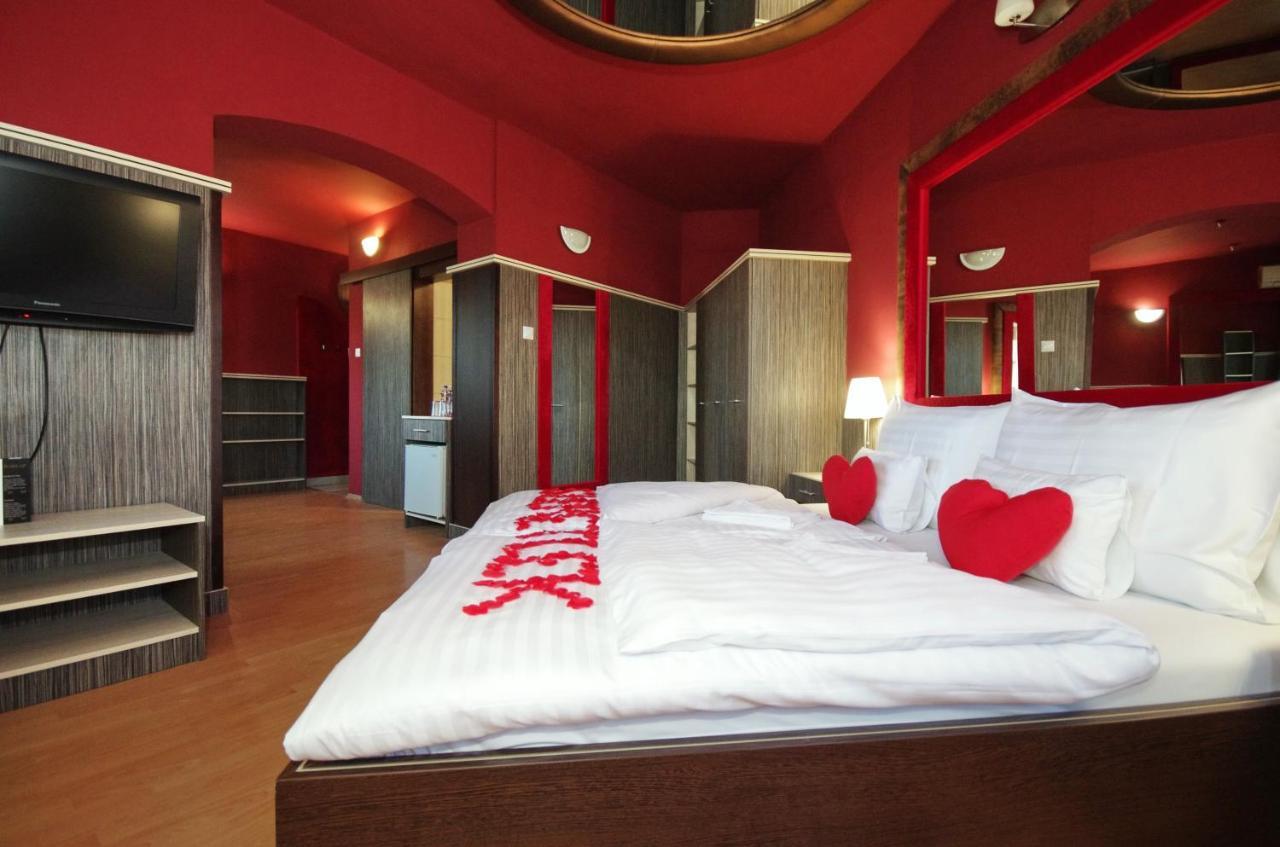 Hotel Corvin Gyula Exteriér fotografie