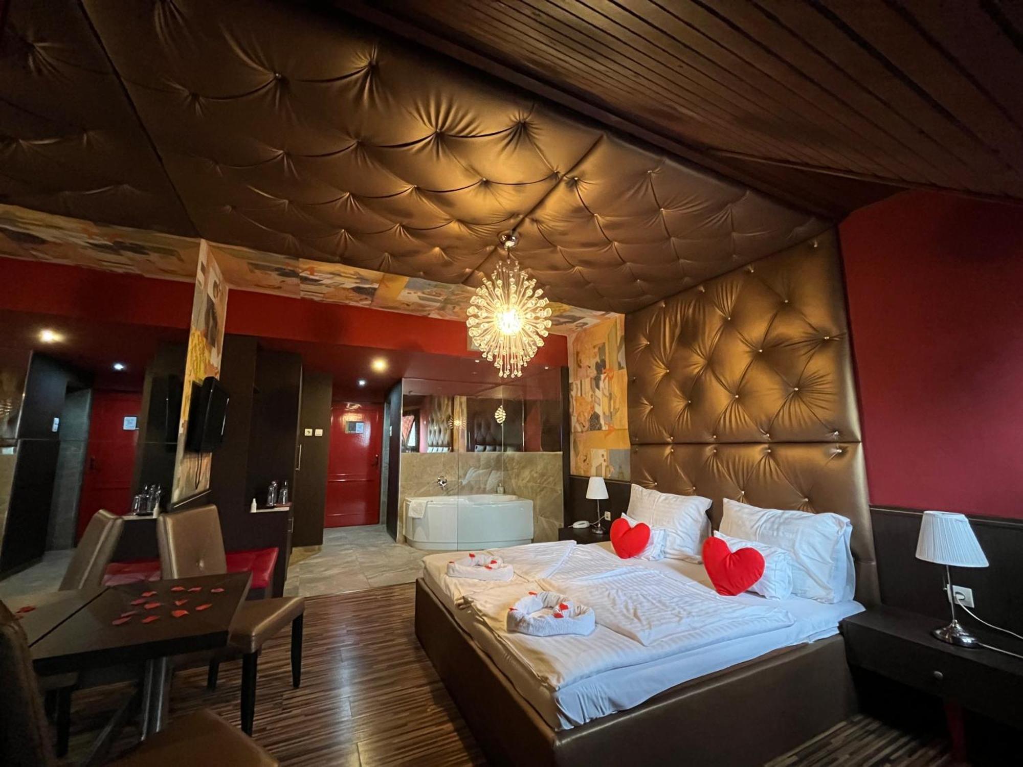 Hotel Corvin Gyula Pokoj fotografie