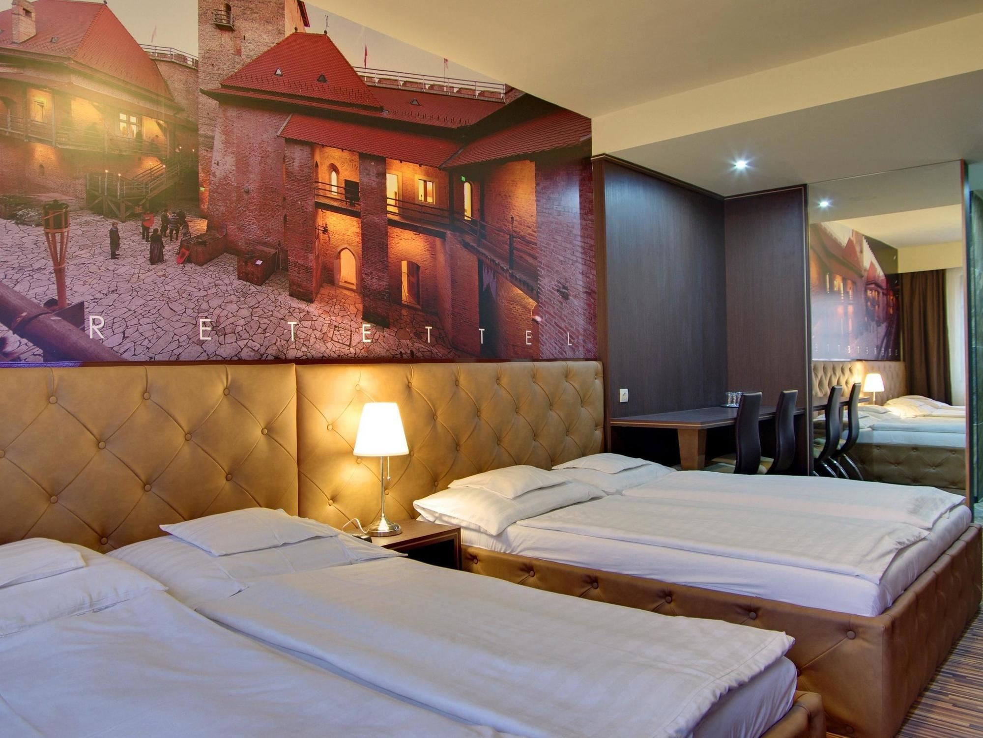Hotel Corvin Gyula Exteriér fotografie